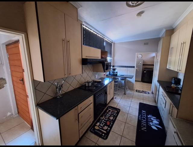 4 BEDROOM HOUSE FOR SALE IN VANDERBIJLPARK SW 5